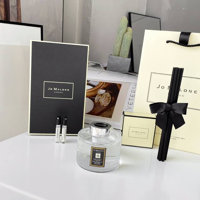 Counter Quality British Pear And Freesia Details Display Jomalonelondon165Ml Hom