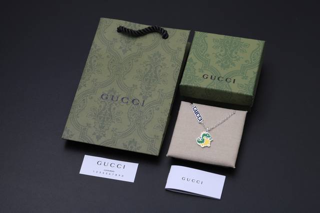 New Arrival Gucci Special Edition Dragon Necklace Retains Color Longer