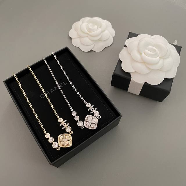 Our Product Is The X-Diamond Polished Necklace Zp5700. It Is Available In Gold A
