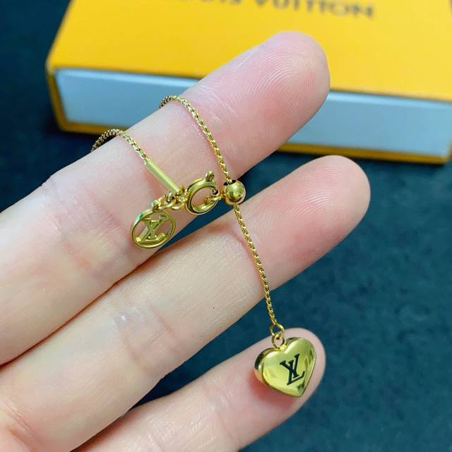 Louis Vuitton Lv Free-Retractable Heart Gold Necklace High-End Customization Adv