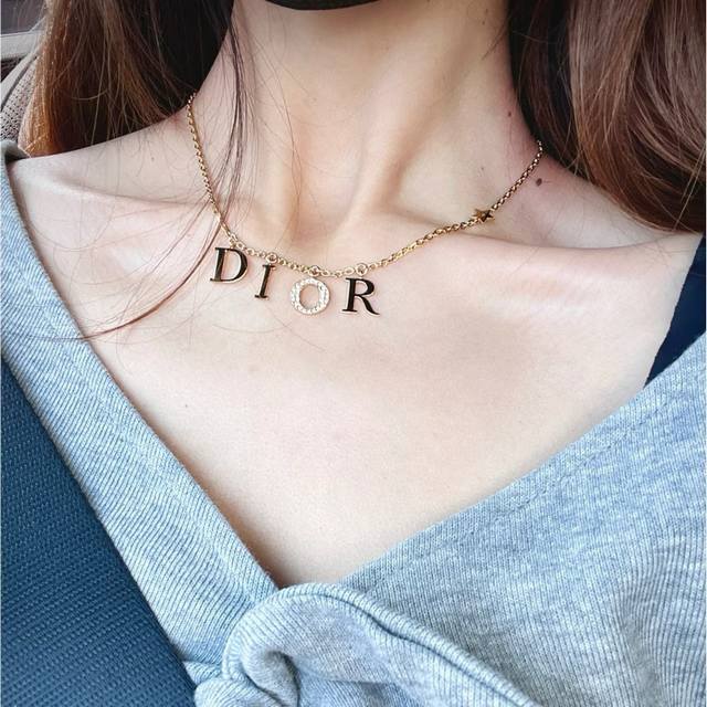 Dior Dior Tassel Letter Diamond Necklace Xiaohongshu Recommends The Pendant Text