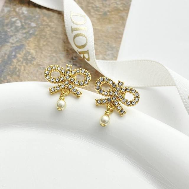 dior Earrings Are Hot-Selling Models And Are Now On Sale. Dior Gold Rhineston