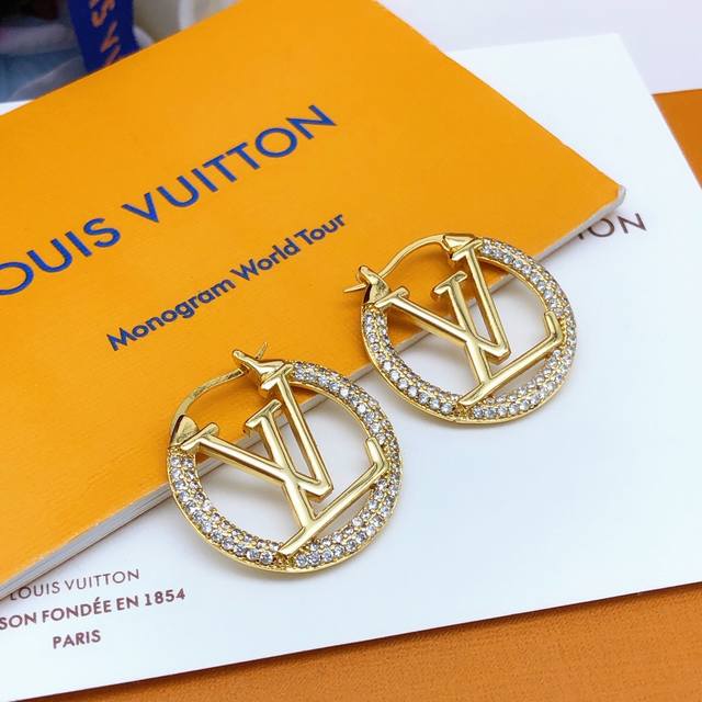 No.Led0017 Small 2.5Cm Lv Latest Round Diamond Ear Hook Consistent Zp Brass Mate