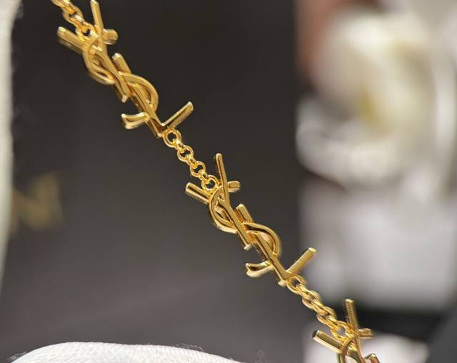 No.Yxl0010 Ysl New Logo Necklace Fashionable And Recognizable A Must-Have Item F