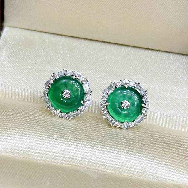 a6000 Chinese Style High-End Custom Natural Green Chalcedony Peace Buckle Lad