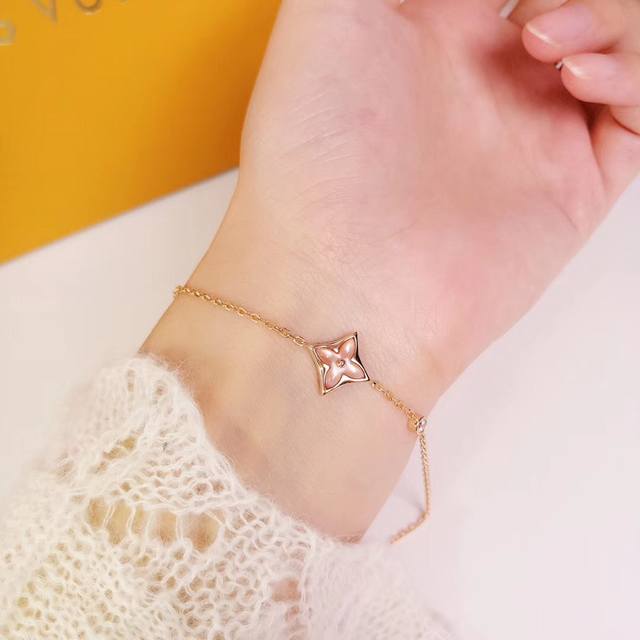 Our Limited Edition Zp Carnelian Necklace And Bracelet Are In Stock. . The Super