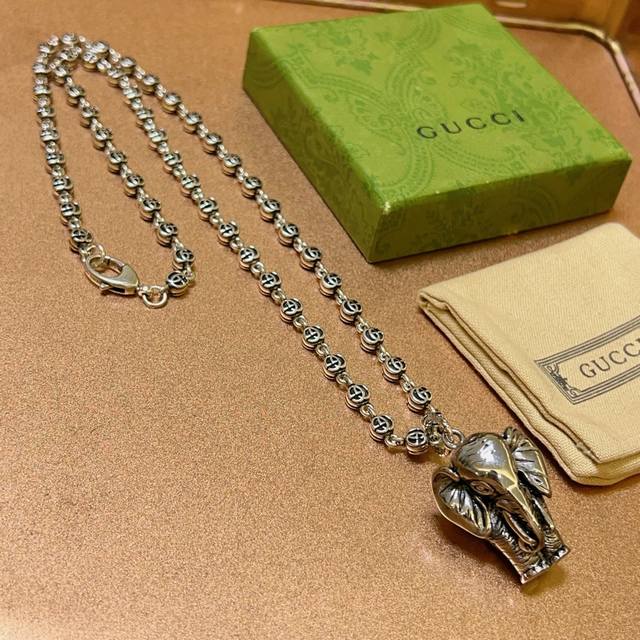 If You Don't Go Viral, Don't Post On Douyin. The Latest Gucci Necklace Is The Fi