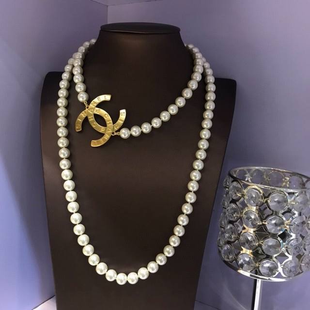 chanel Xiaoxiang's Latest New Chanel Greek Style Wheat Ear Double C Metal Pea