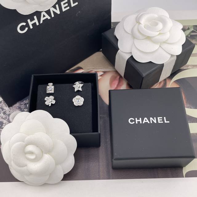 We Produce The Four-Piece Set Of Earrings With Perfume, Star Bottle And Flowers