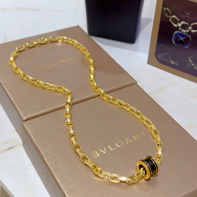 Bulgari Necklace V Gold With Logo Bulgari Bulgari Divas Dream Series Perfect App