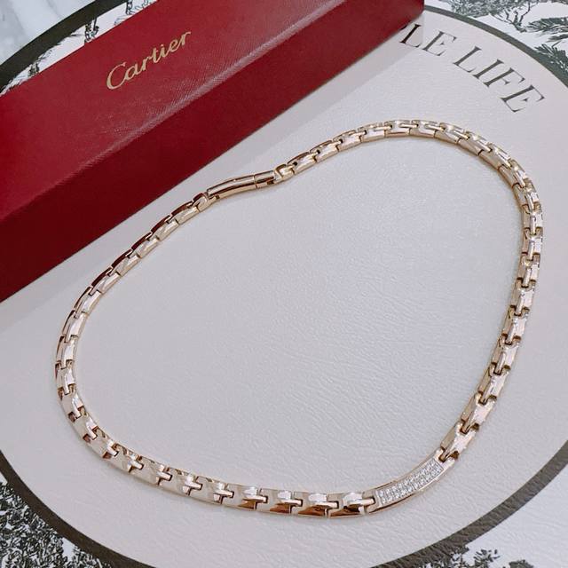 Cartier Necklace V Gold Material Series Perfect Appearance And Invincible Detail