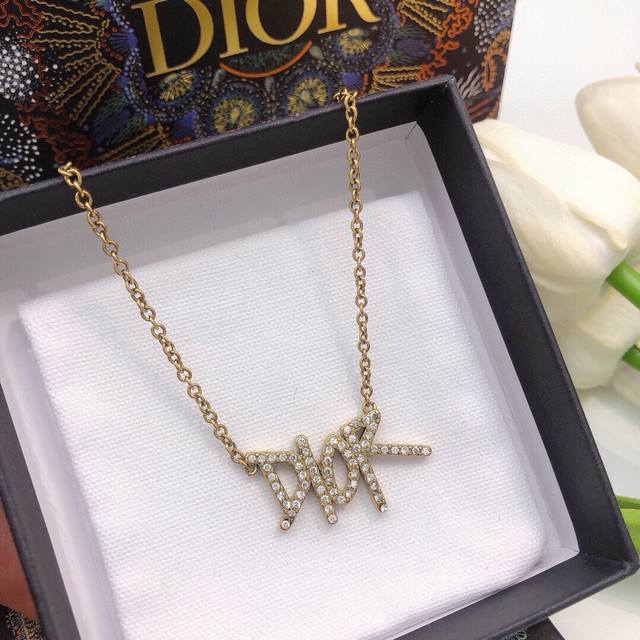 No.Dxl0067 Dior Dior Original New Product Dior Letter Micro-Diamond Necklace Hig