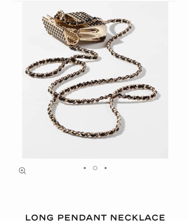 chanel Diamond-Covered Metal Beautiful Small Bag Is Definitely Eye-Catching A