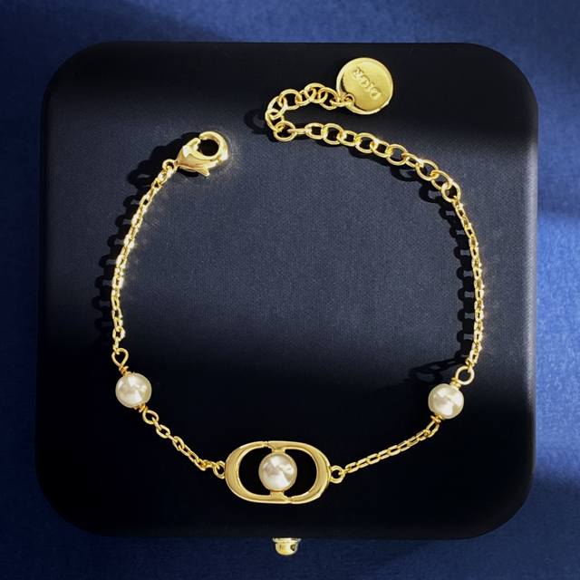 da92 Dior Korean Fashion Classic Cd Letter Glossy Hollow Inlaid Pearl Bracele