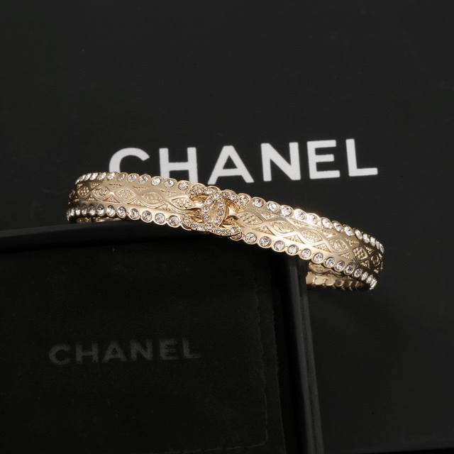 ch Nel New Bracelets Are Made Of High-End Quality. Shape Is Precisely Inlaid