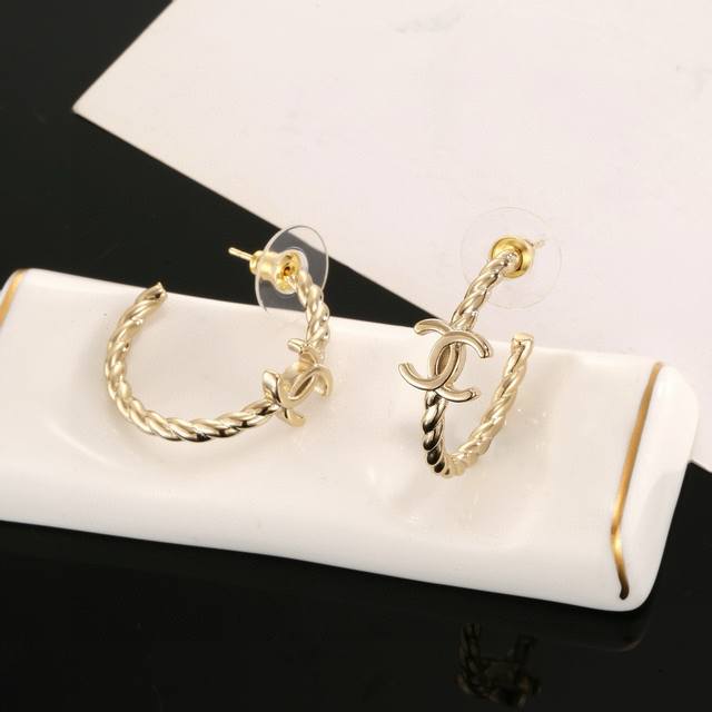 chanel Chanel Classic Half Circle Gold Double C Earrings. This Is A Very Good