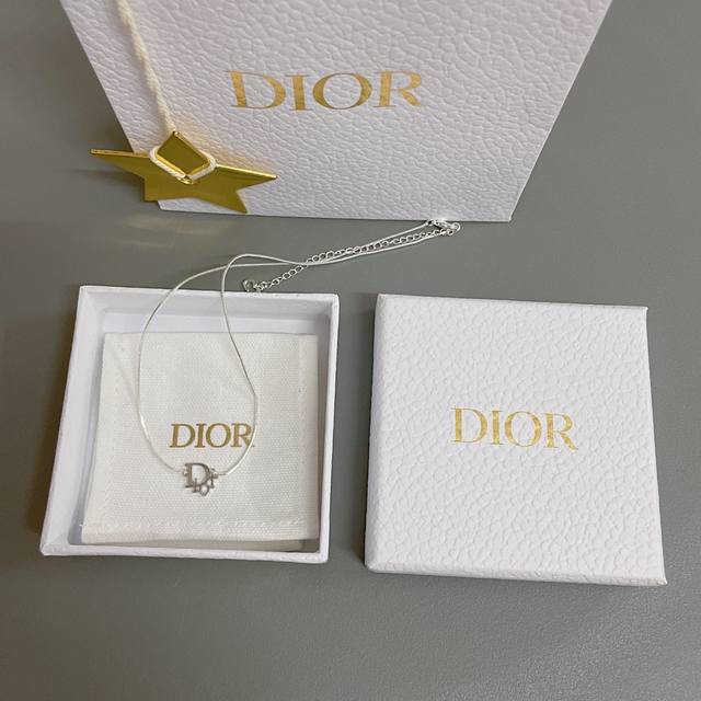 Our D Silver Letter Necklace Dor Vintage Series Looks Better And Better The More