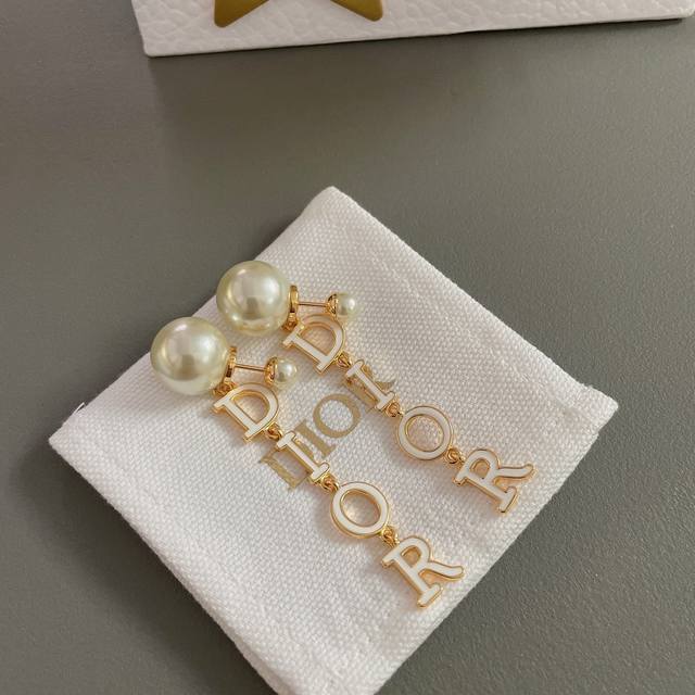 High Quality Details As Shown In The Picture D Letter Pearl Earrings Zp6000+ Sup