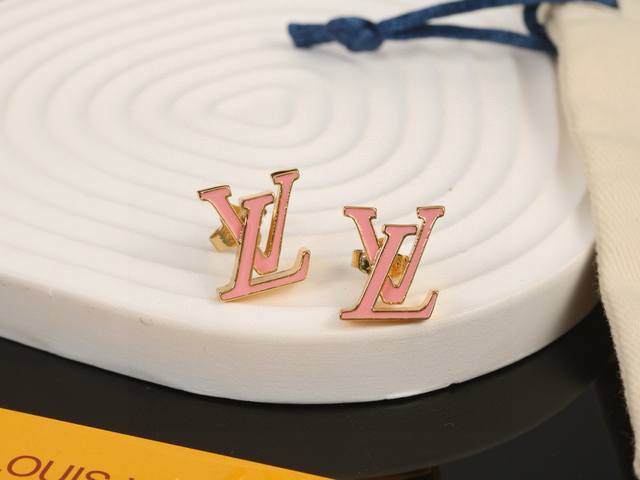 lv Oil Drop Letter Earrings Louis Vuitton Personality Brings A Fashionable An
