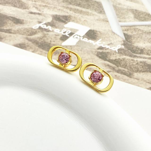 Today's New Model Code E3063 Dior Earrings Are Hot Selling Models. Hot New Arriv