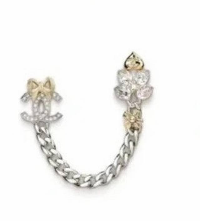 chanel The Popular Multi-Element Chain Brooch Of The Season Is Very Suitable