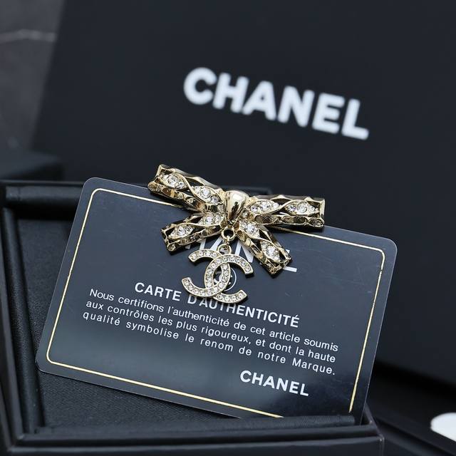 chanel Hollow Bow Brooch Light Gold With Hollow Design, Retro And Girly This