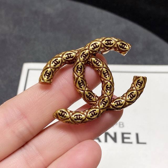 chanel New And Used Chanel Brooch Is The Most Understanding Accessory For Wom