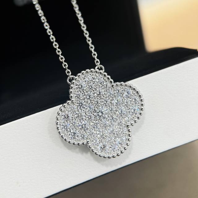 a4580 Fanjia's New Diamond Four-Leaf Clover Large Short Necklace Is Heavy Eno