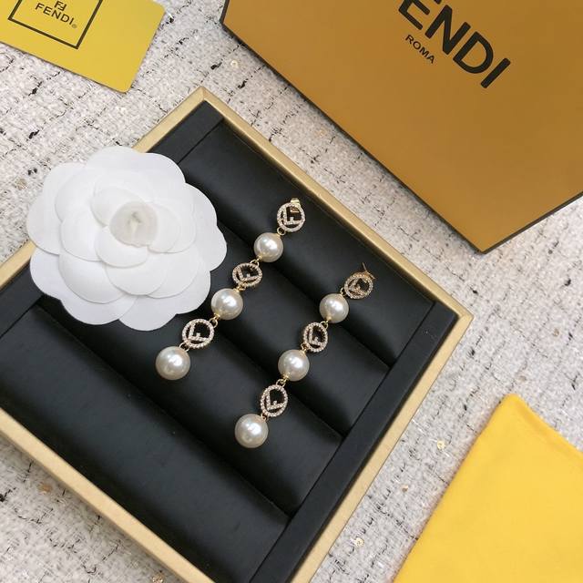 New Fendi Logo Earrings High-End Custom-Made Popular New Models Simple And Elega