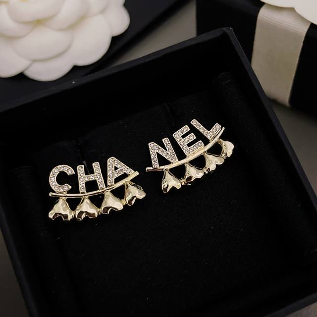 High Quality Details As Shown In The Picture Asymmetrical Letter Heart Earrings