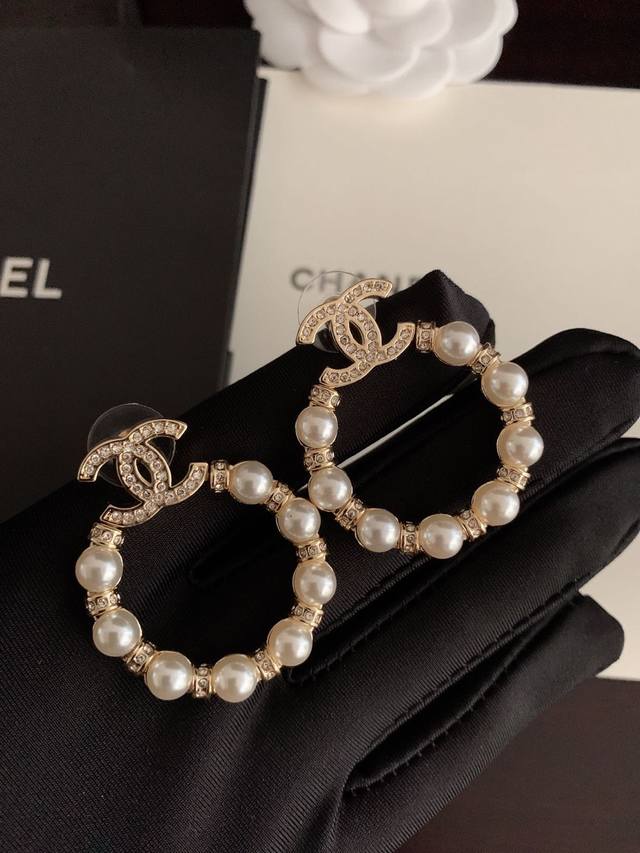 ch*Nel New Pearl Earrings Consistent Zp Brass Material
