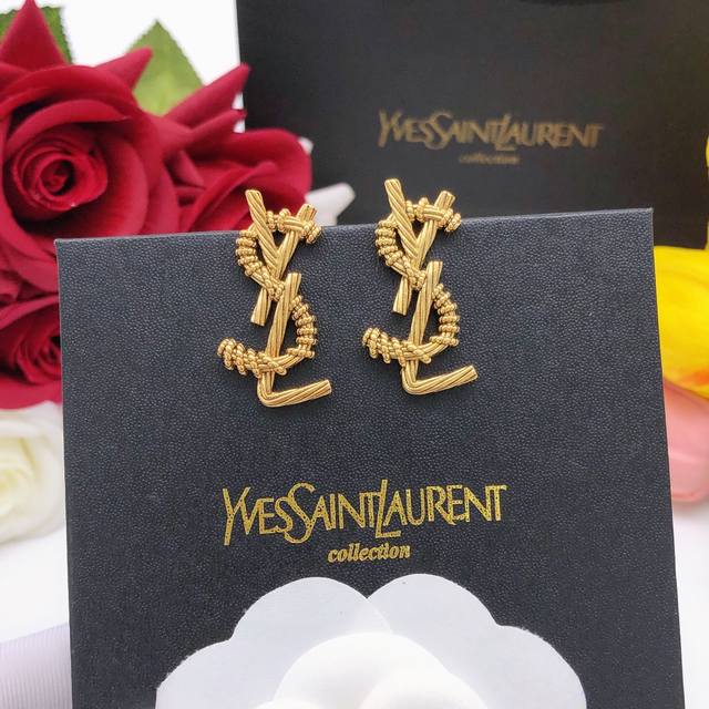 No.Yed0008 Gold No.Yed0007 Silver Yves Saint Laurent Earrings Twisted Design Gol