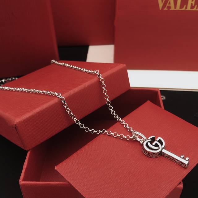 No.Gxl0080 Gucc*Latest Antique Silver Key Necklace Consistent Zp Brass Material