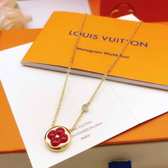 No.Lxl0156 Lv*Latest Red Mother-Of-Pearl Necklace Consistent Zp Brass Material