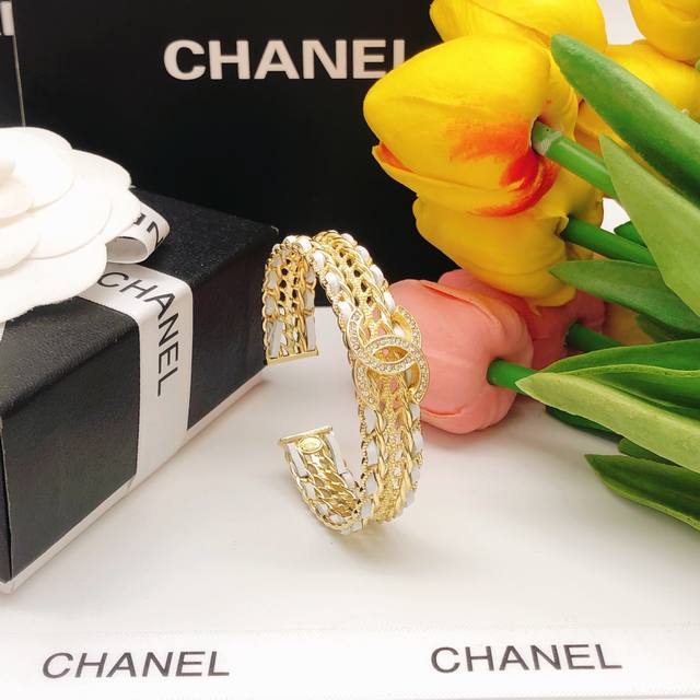 No. Xsz0011 White No. Xsz0012 Black Chanel Xiaoxiang 22Ss New Leather Circle Dou