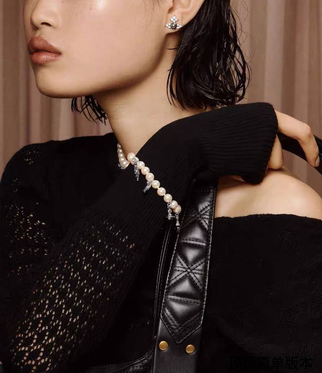 Queen Mother Bracelet Viviennewestwood What Is Happy Planet? Come Here. This Is