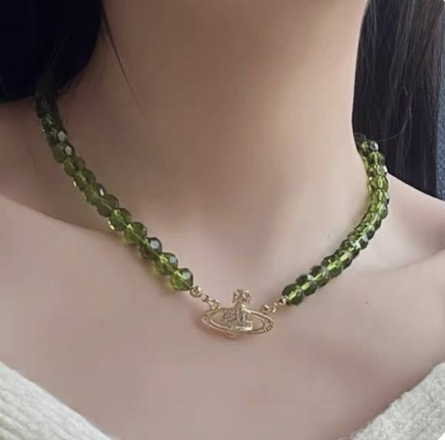 Queen Mother Vivienne Green Crystal Full Diamond Saturn Necklace You Can Enter W