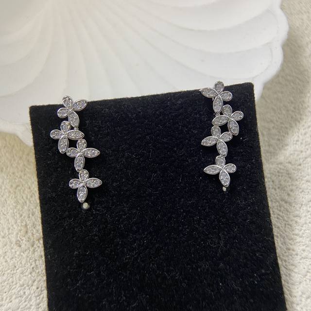 Graff Four Butterfly Diamond Earrings High-End Jewelry Uses The Finest Zircon, L