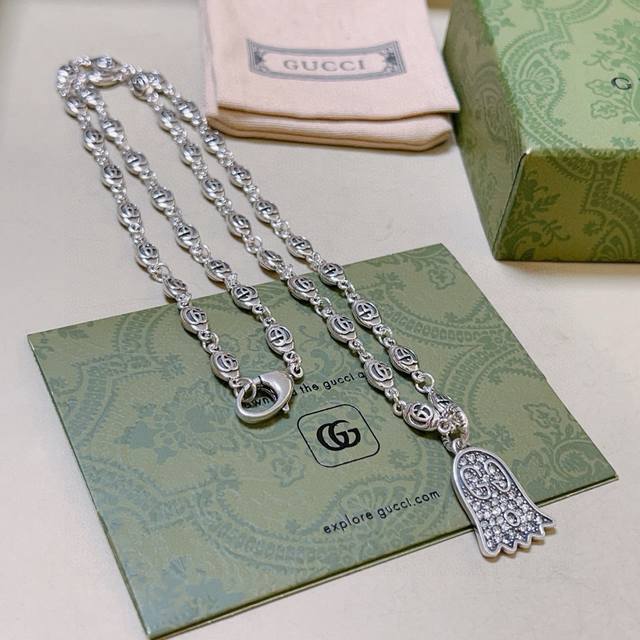 The Latest Gucci Necklace, The Chain Is Of A Higher Grade, The Same As The Celeb