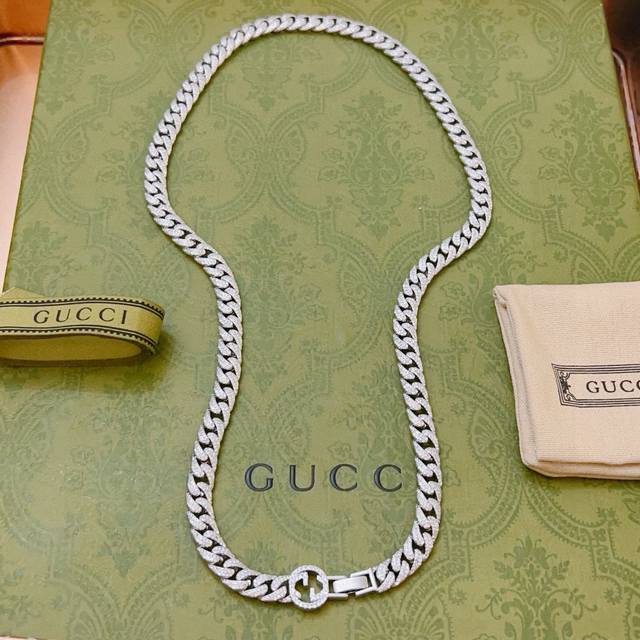 The Latest Model Of Luxury Gucci Necklace, Full Of Diamonds, The Chain Is Higher