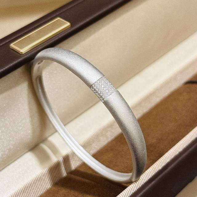 a5563 Ancient Gold Craftsmanship, Rich And Perfect Frosted Diamond Bracelet,
