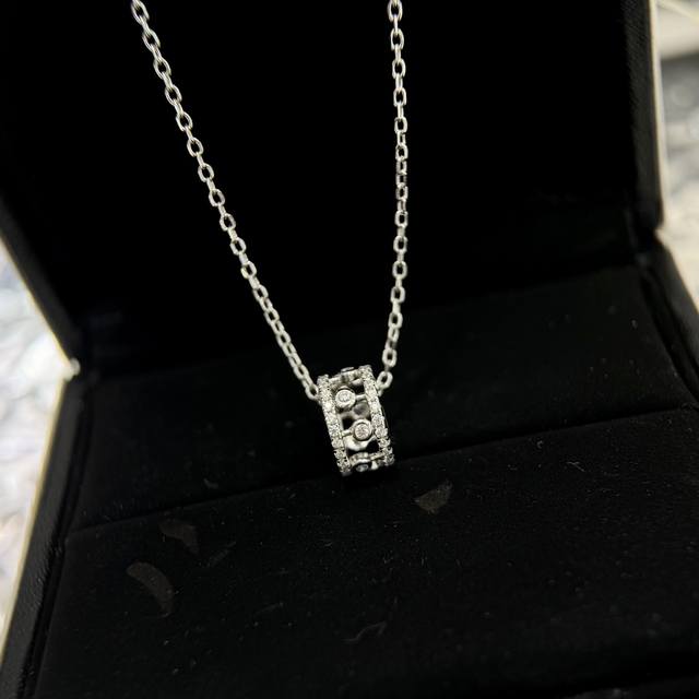 a4447 De's Chili Pepper Hollow Dew Drop Full Diamond Necklace Is Simple And N