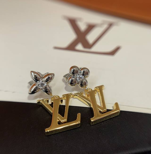 No.Led0103 Lv New Ab Earrings