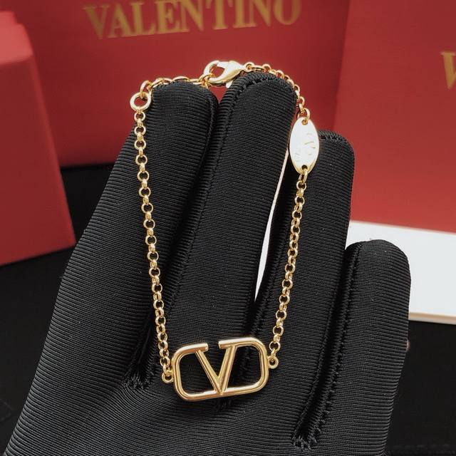 No. Vsl0014 Valenti*O Latest V-Shaped Bracelet With Consistent Smooth Surface Zp