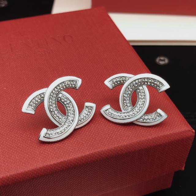 No.Xed0411 Ch*Nel Latest Oil Drop White Double C Earrings Consistent Zp Brass Ma