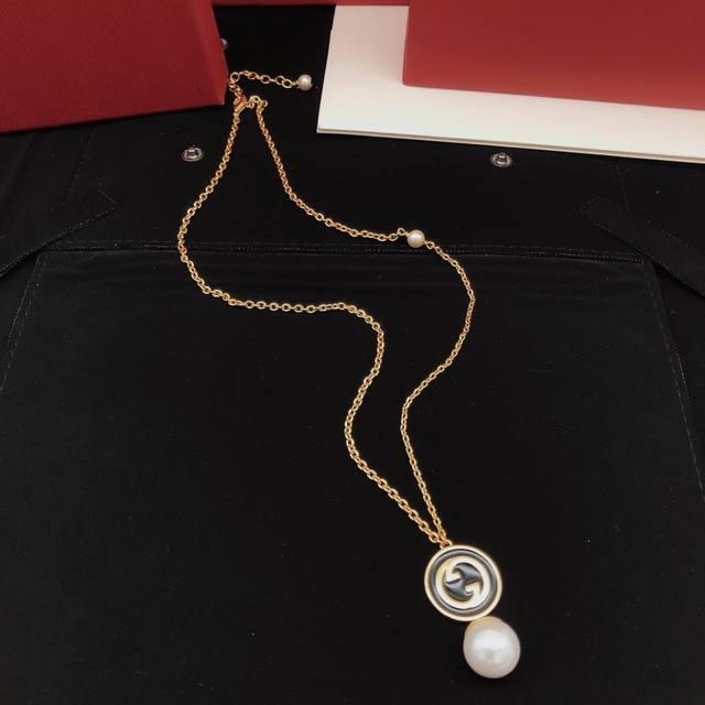 No.Gxl0076 Gucc*Latest Black Base Oil Hanging Pearl Necklace Consistent Zp Brass