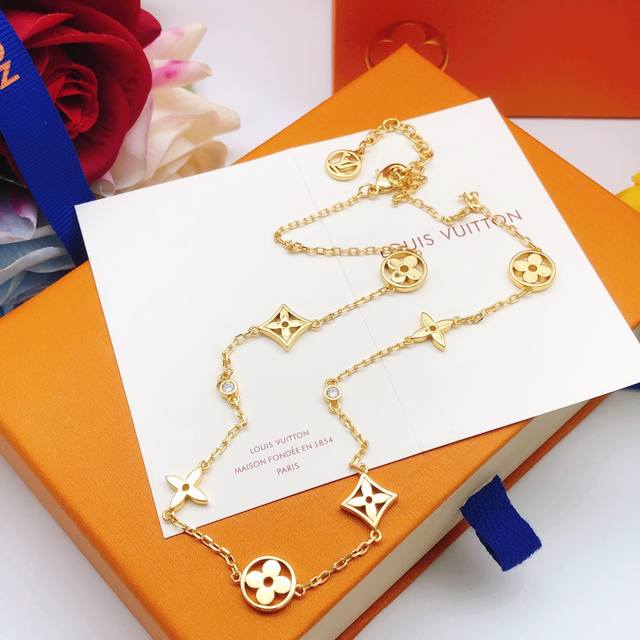 No.Lxl0064 Lv*Latest Gold Glossy Necklace Consistent Zp Brass Material