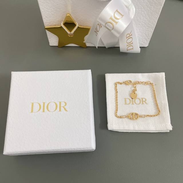 Our Product D Two Diamond Small Cd Bracelet Zp3100 Is The First On The Whole Net