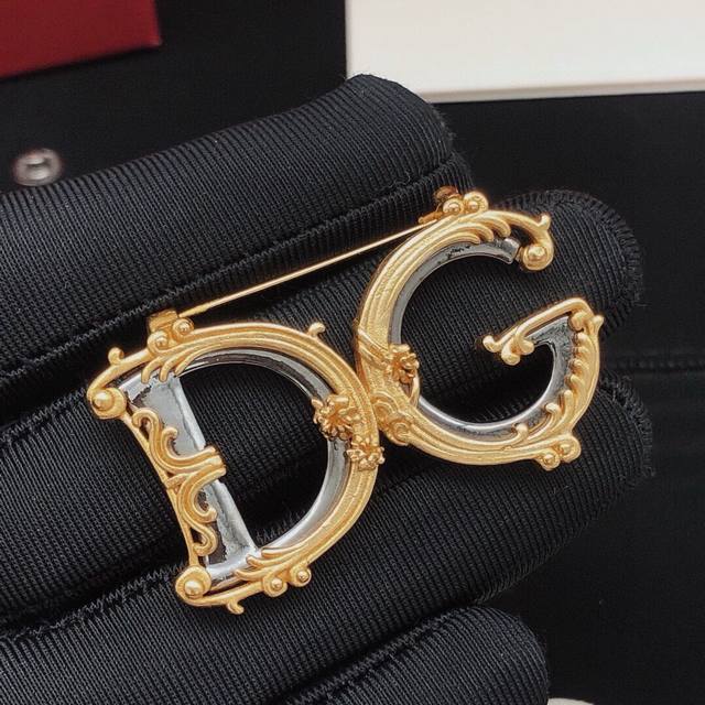 No.Dgxz0001 Dg*Latest Brooch Consistent Zp Brass Material