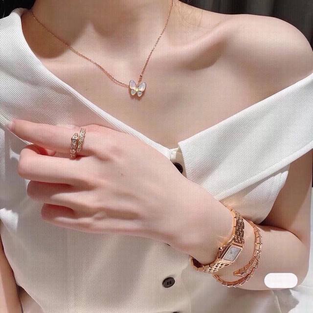 Bulgari High-End Precision Version Of The Thin Snake Bracelet. This Model Is Mad
